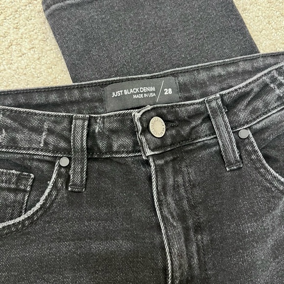 Cropped Straight Leg Denim in Black - Picture 4 of 4